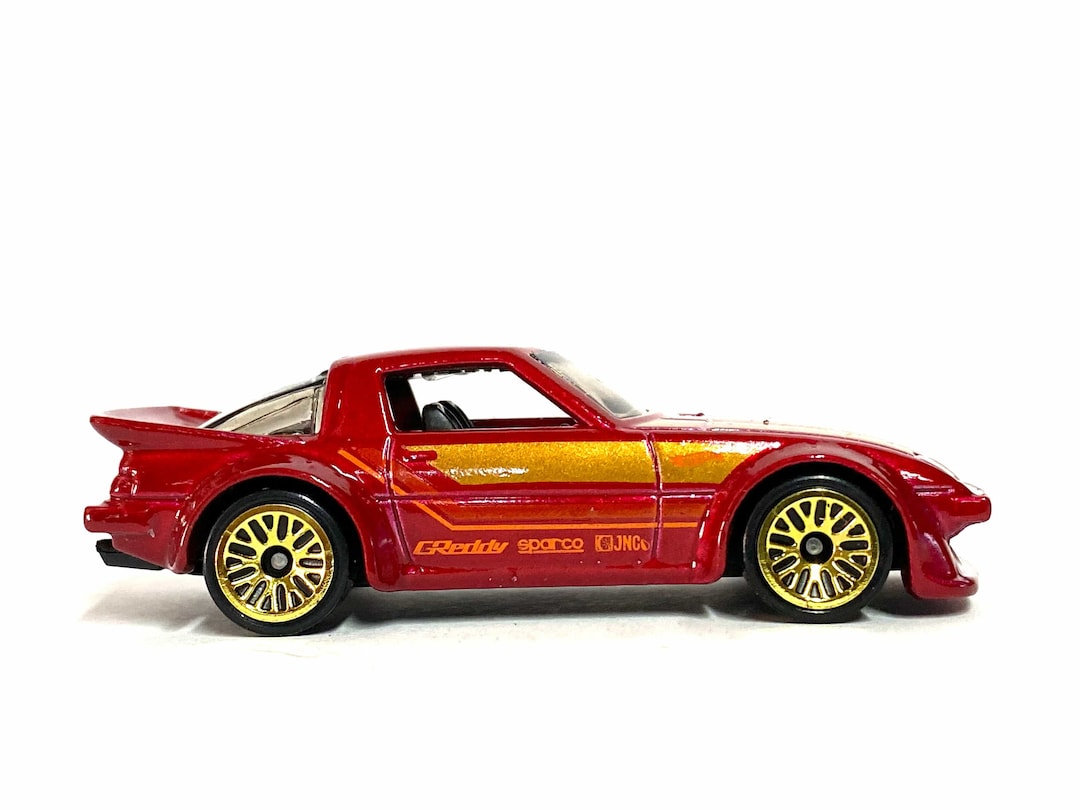 Hot Wheels 赤金炎デザインミニカー Hot Wheels 赤金炎デザインミニカー Hot Wheels 赤金炎デザイン