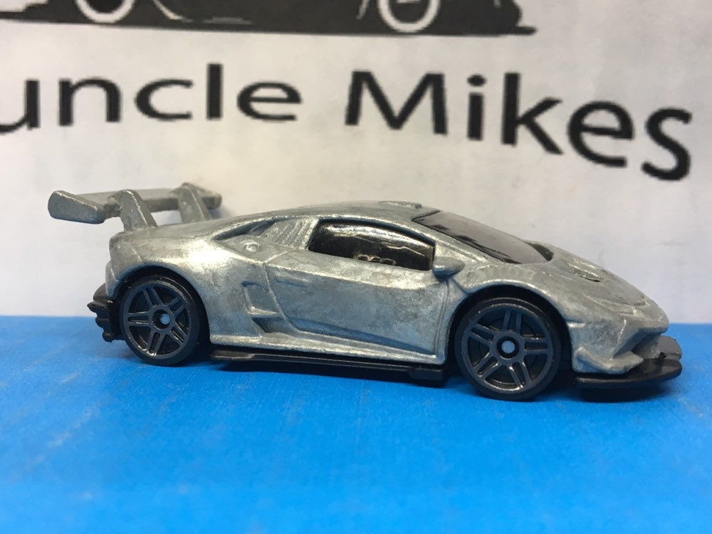 Custom Hot Wheels Lamborghini Huracan LP-620-2 Super Trofeo Black Bottom BARE METAL