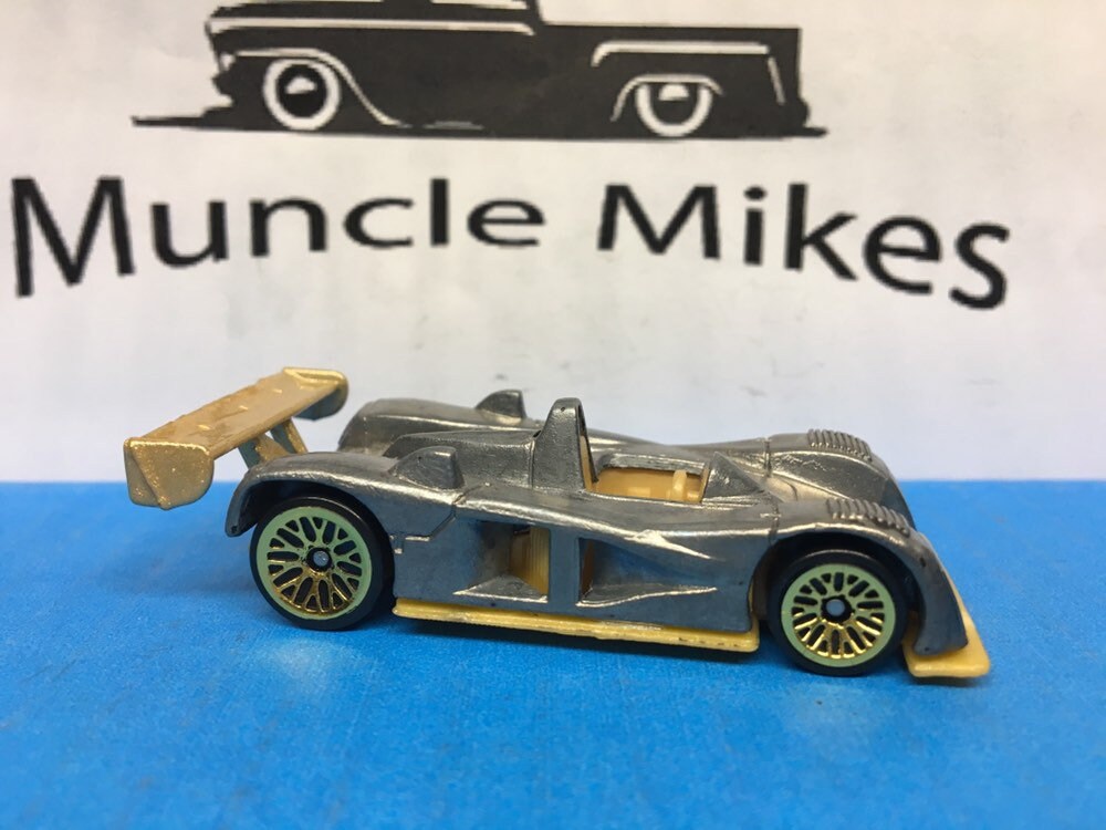 Custom Hot Wheels 2001 208 Cadillac LMP BARE METAL