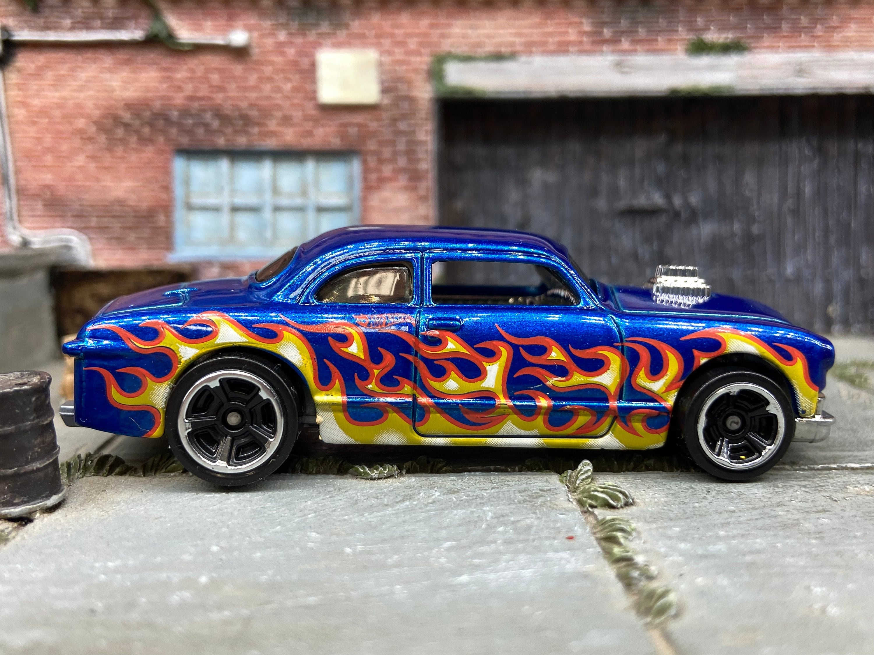 ホットウィール　shoe box Amazon.com: Hot Wheels 2000-086 Yellow Shoe Box 26 of 36 First