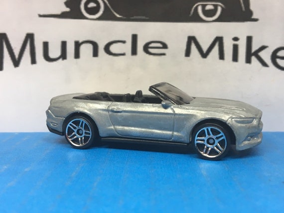 hot wheels ford mustang gt convertible