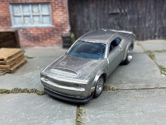 Hot wheels 2018 dodge challenger cheap srt demon