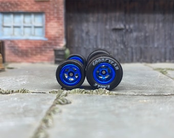 Llantas y neumáticos de goma Hot Wheels personalizados - Ruedas azules de 5 radios - Goodyear Eagle Slicks
