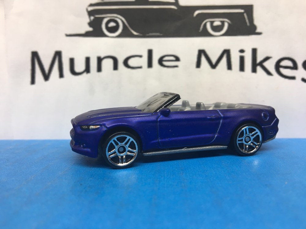 Custom Hot Wheels 15 Ford Mustang Gt Convertible Flat Royal Blue