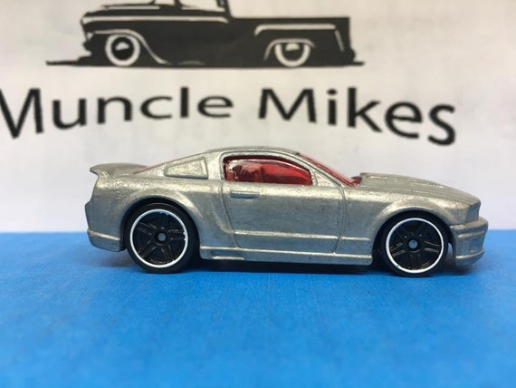 2007 mustang hot wheels