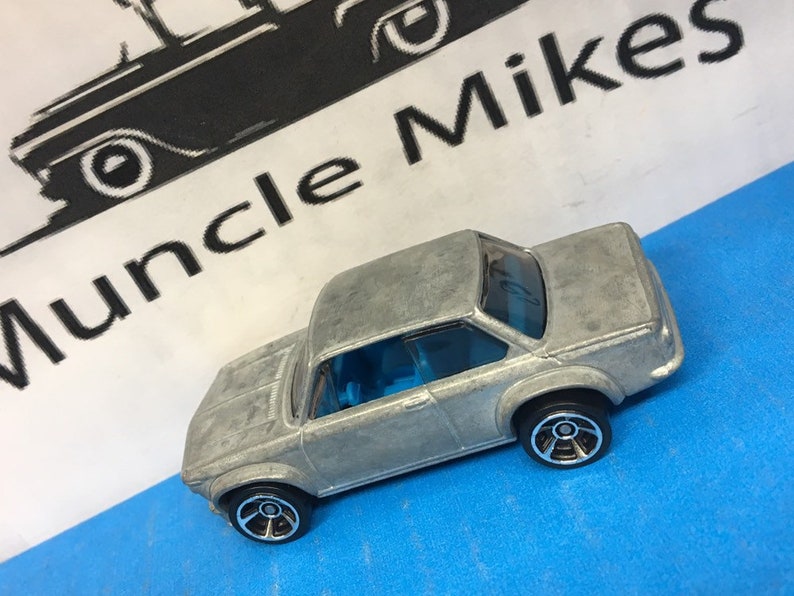 BARE METAL Hot Wheels BMW 2002