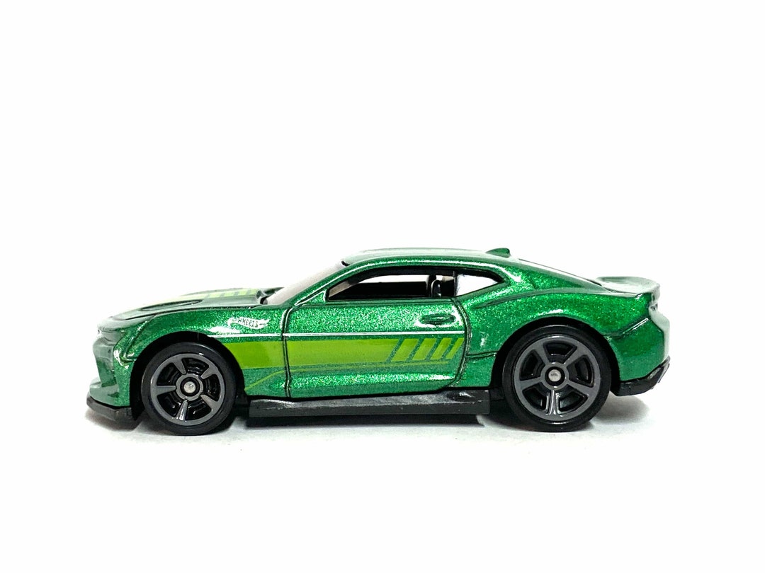Hot Wheels 2018 Chevy Camaro Generations Art Card set of 10 in