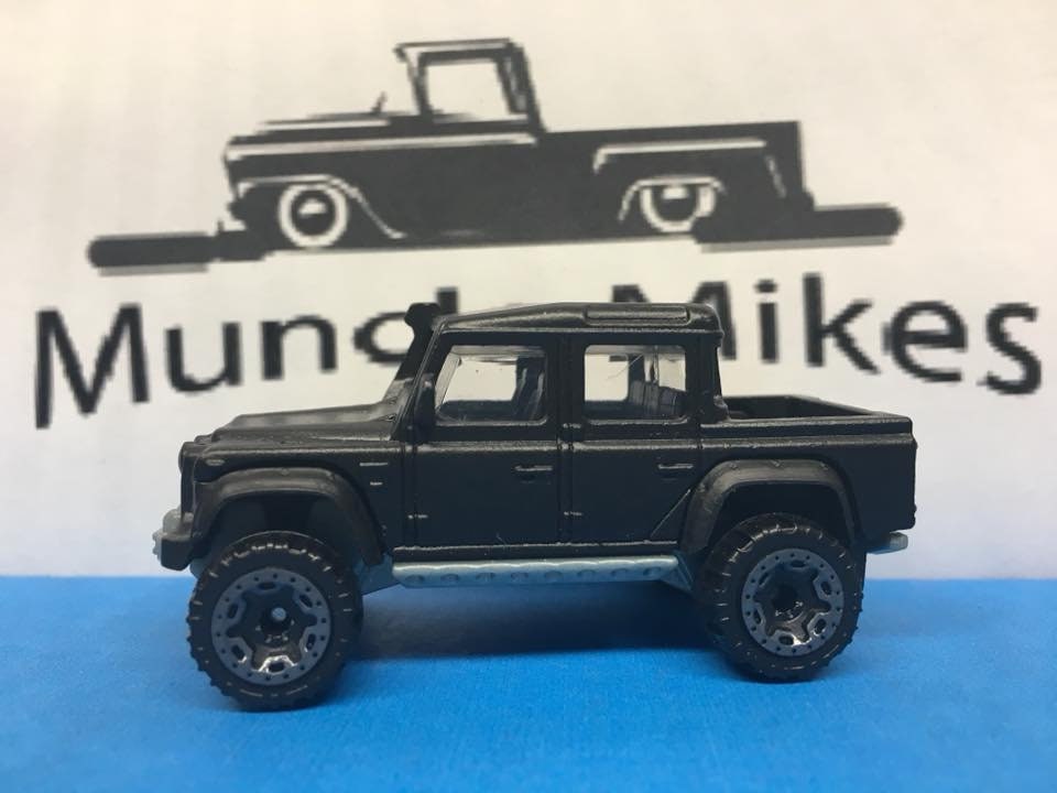 Custom Hot Wheels 15 Land Rover Defender Double Cab Flat Black