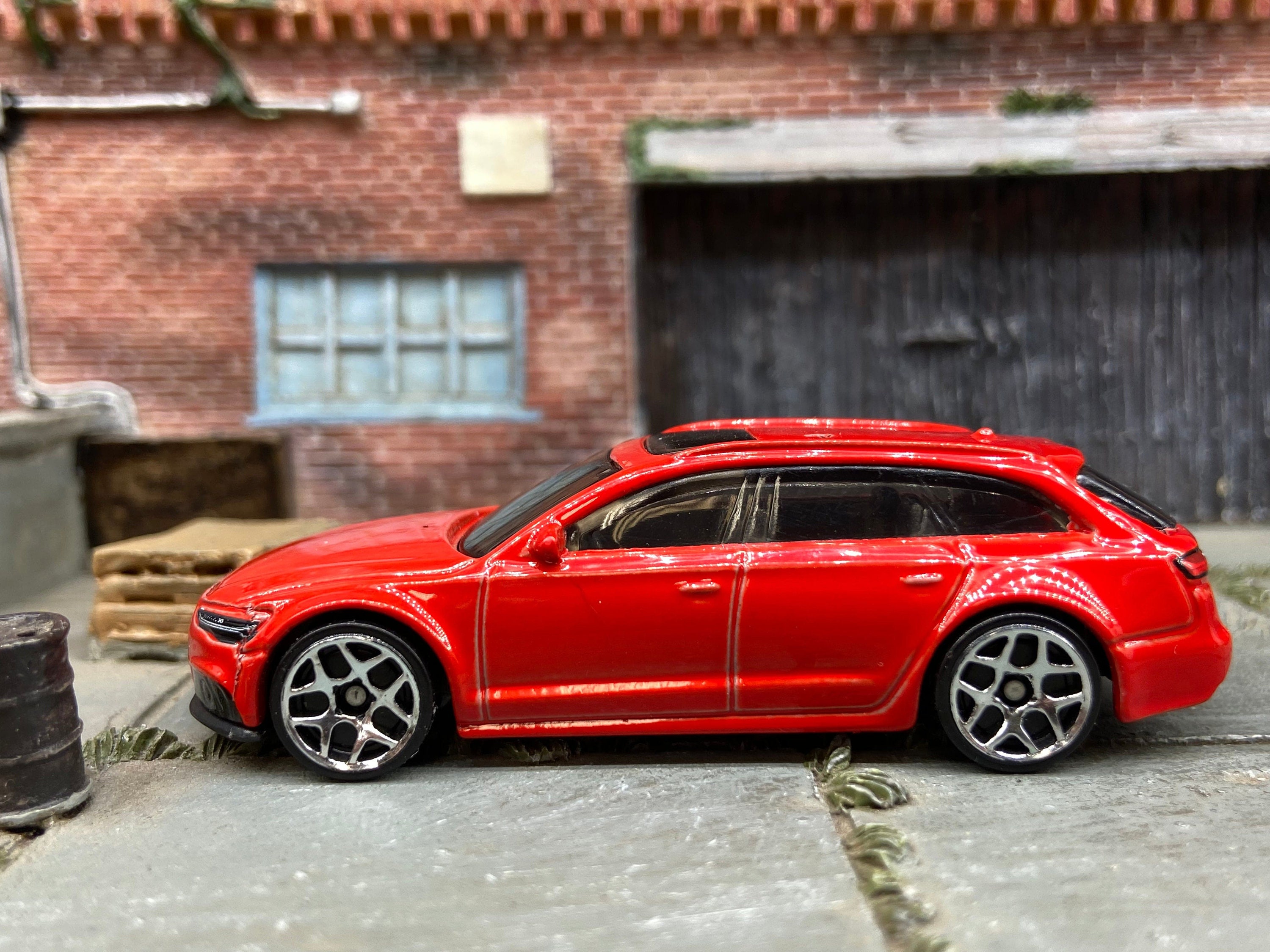 Audi rs6 красный матовый