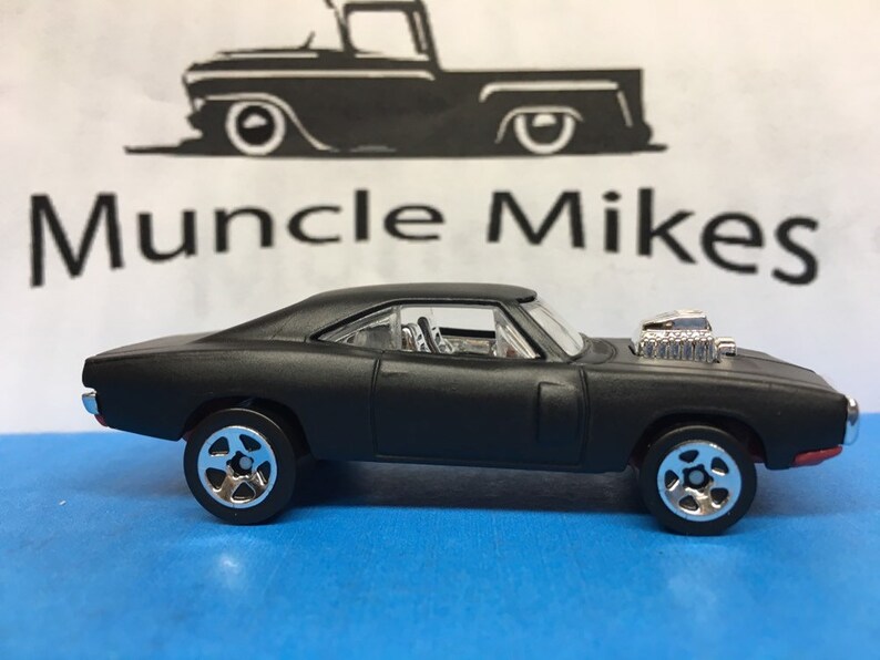 hot wheels 70 dodge challenger rt