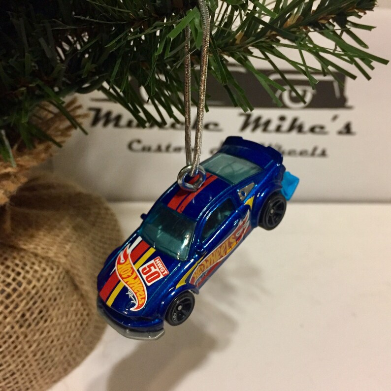Hot Wheels Christmas Ornament 2015 2005 Ford Mustang