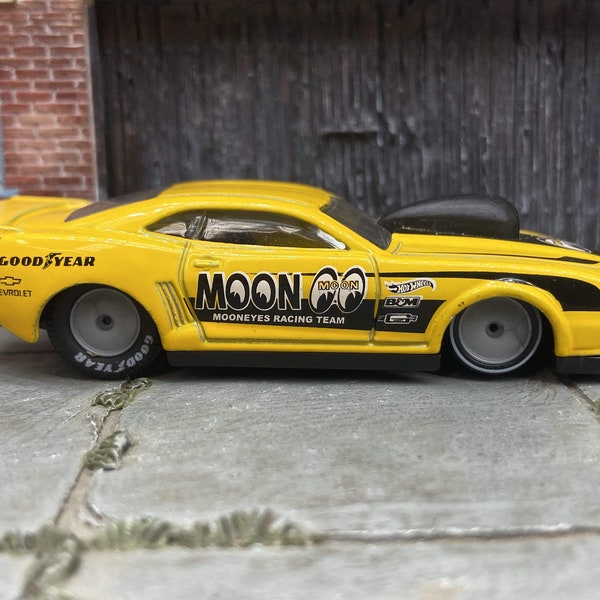 Custom Hot Wheels 2010 Chevy Camaro Pro Stock Drag Car In Mooneyes Racing Yellow With Gray Smoothie Race Wheels With Goodyear Cheater