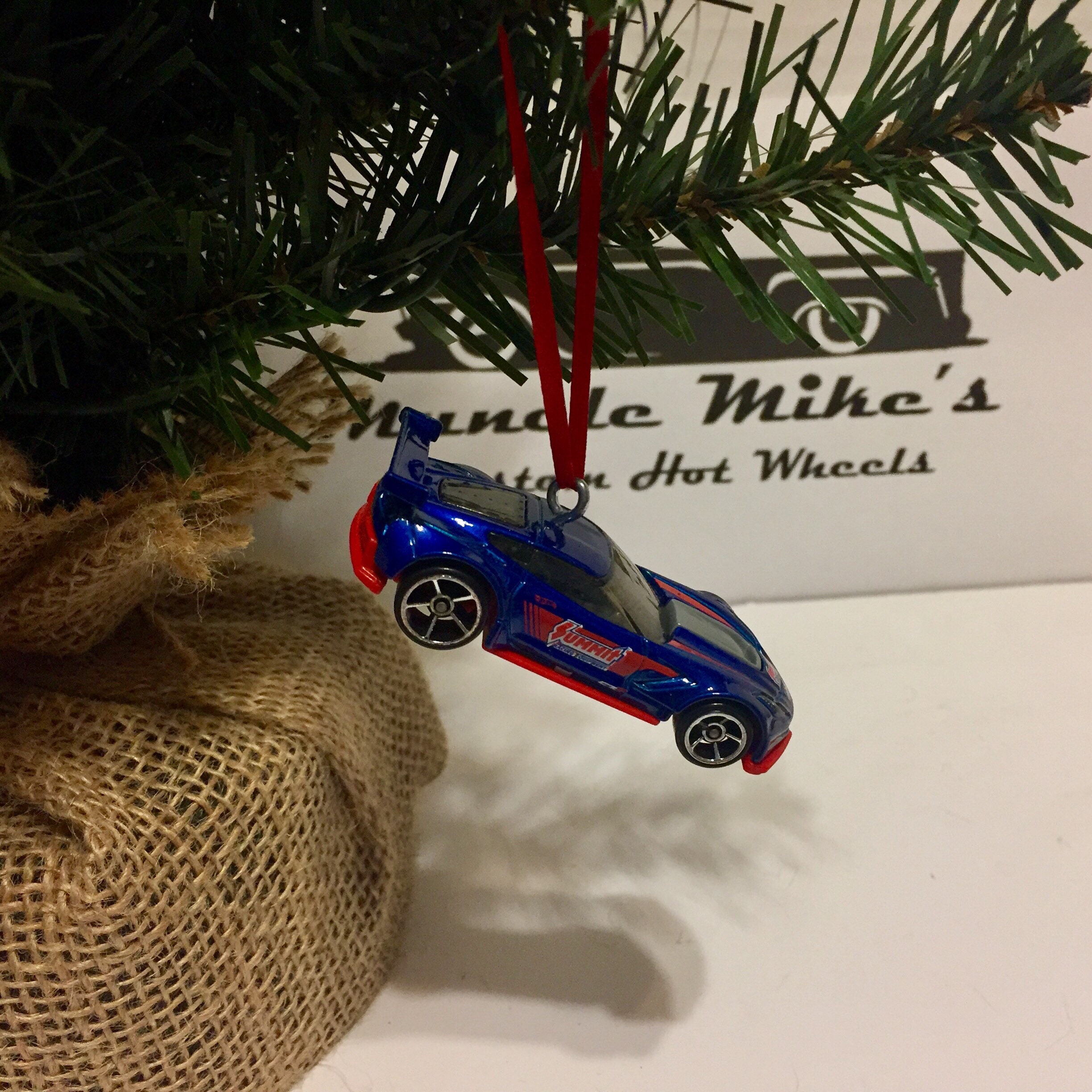 Hot Wheels Christmas Ornament 2005 Corvette C6-R C6R or key chain
