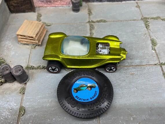 Loose Hot Wheels 25th Anniversary Redline Edition Beatnic Bandit