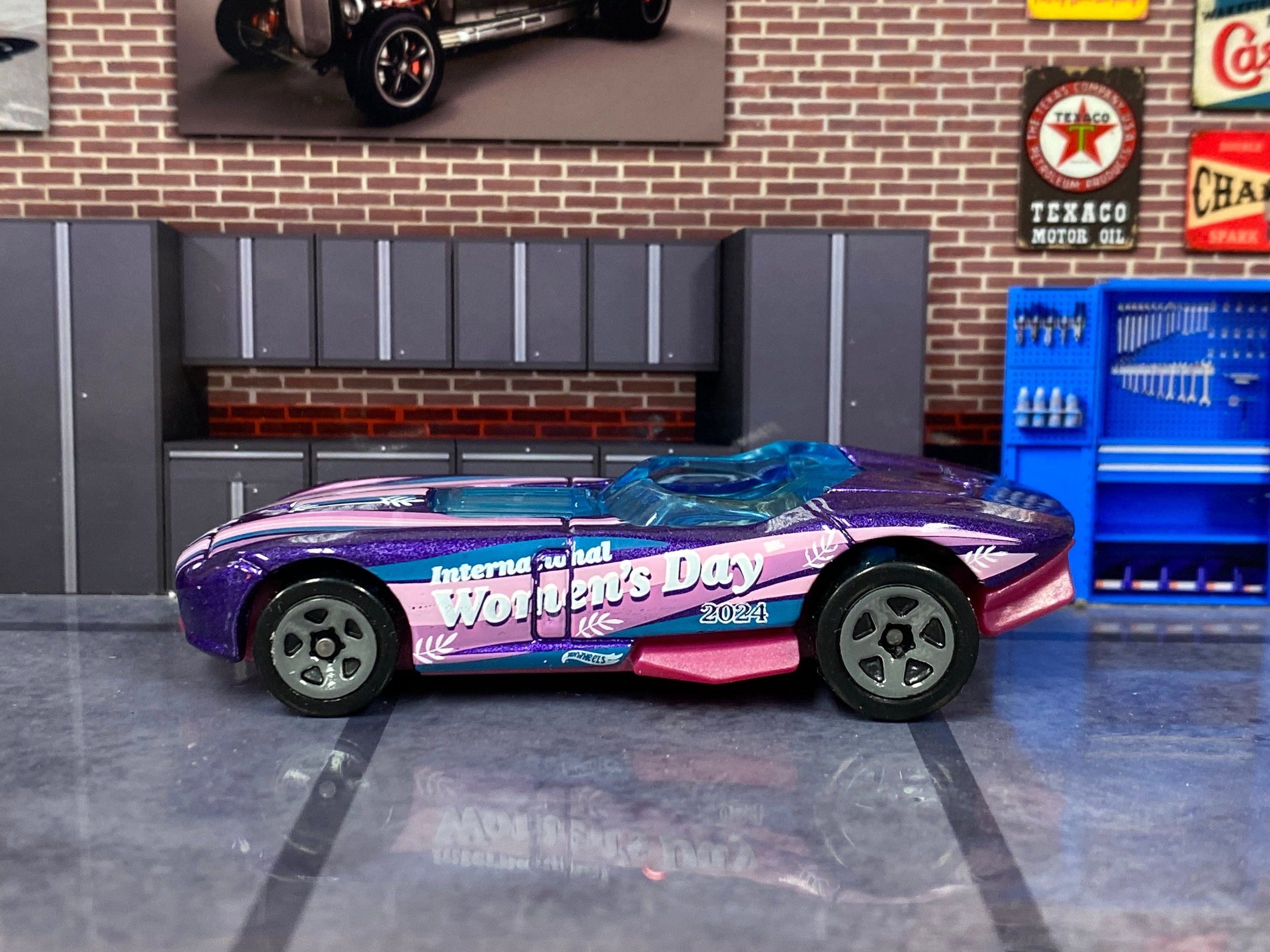 Loose Hot Wheels - RR Roadster - International Womens Day Purple