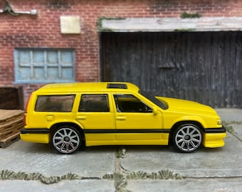 Loose Hot Wheels - Volvo 850 Estate - Yellow