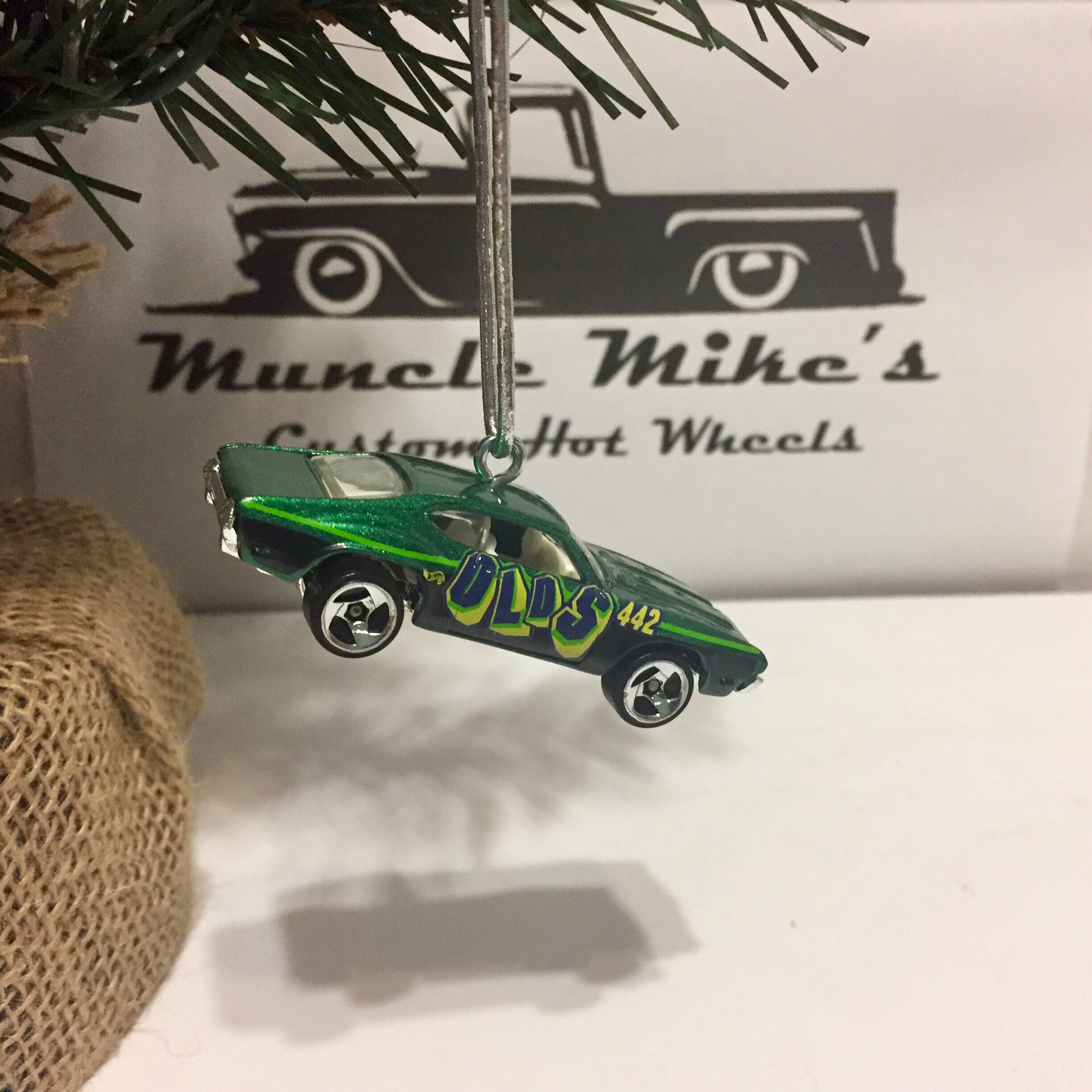Hot Wheels Christmas Ornament 442 Olds Oldsmobile