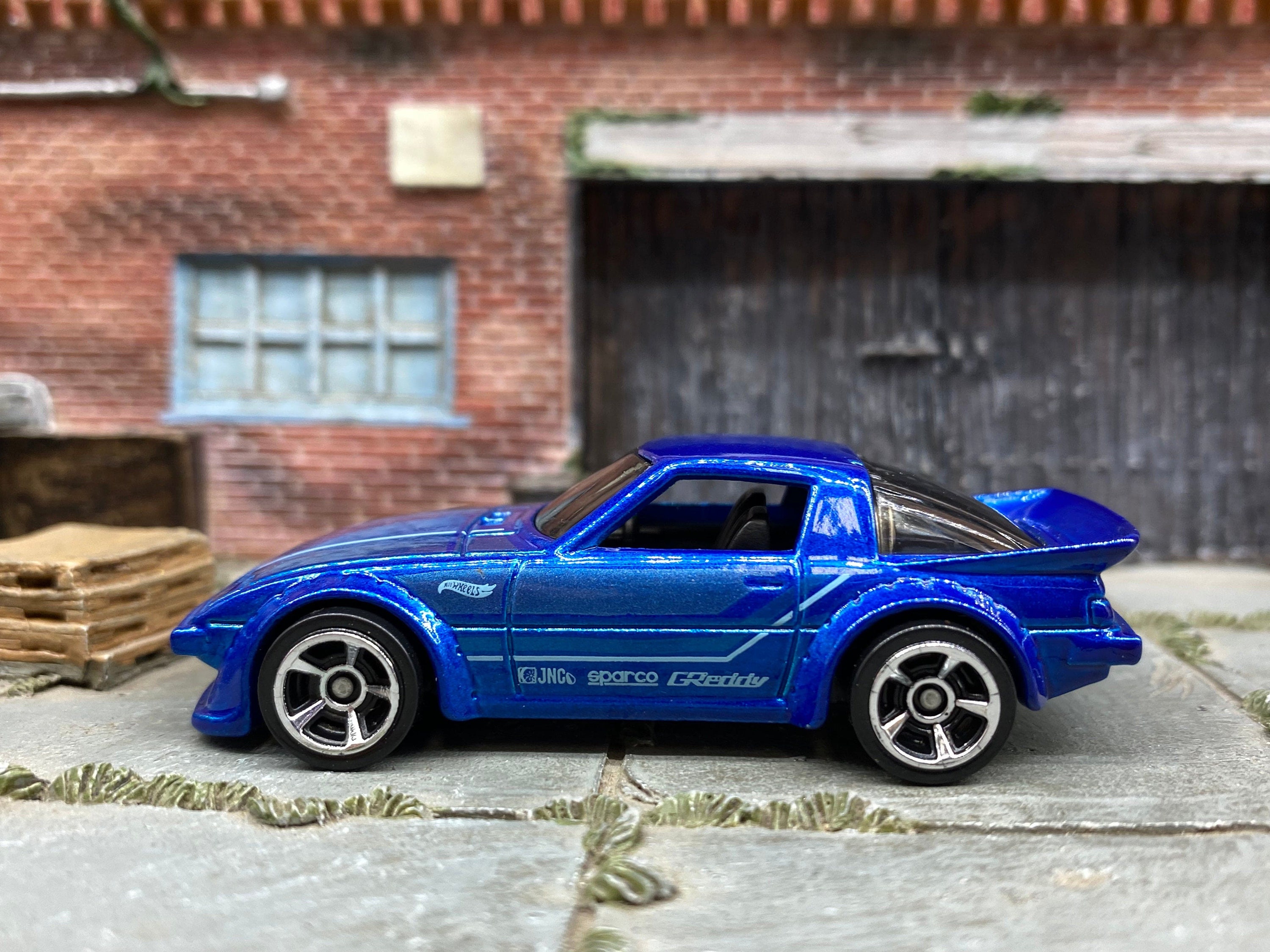HOTWHEELS POP CULTURE PREMIUM-RONIN RUN CHASE MAZDA RX7 FC