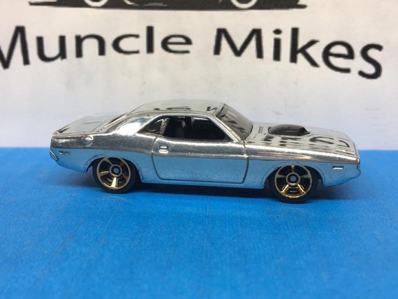 hot wheels dodge hemi challenger