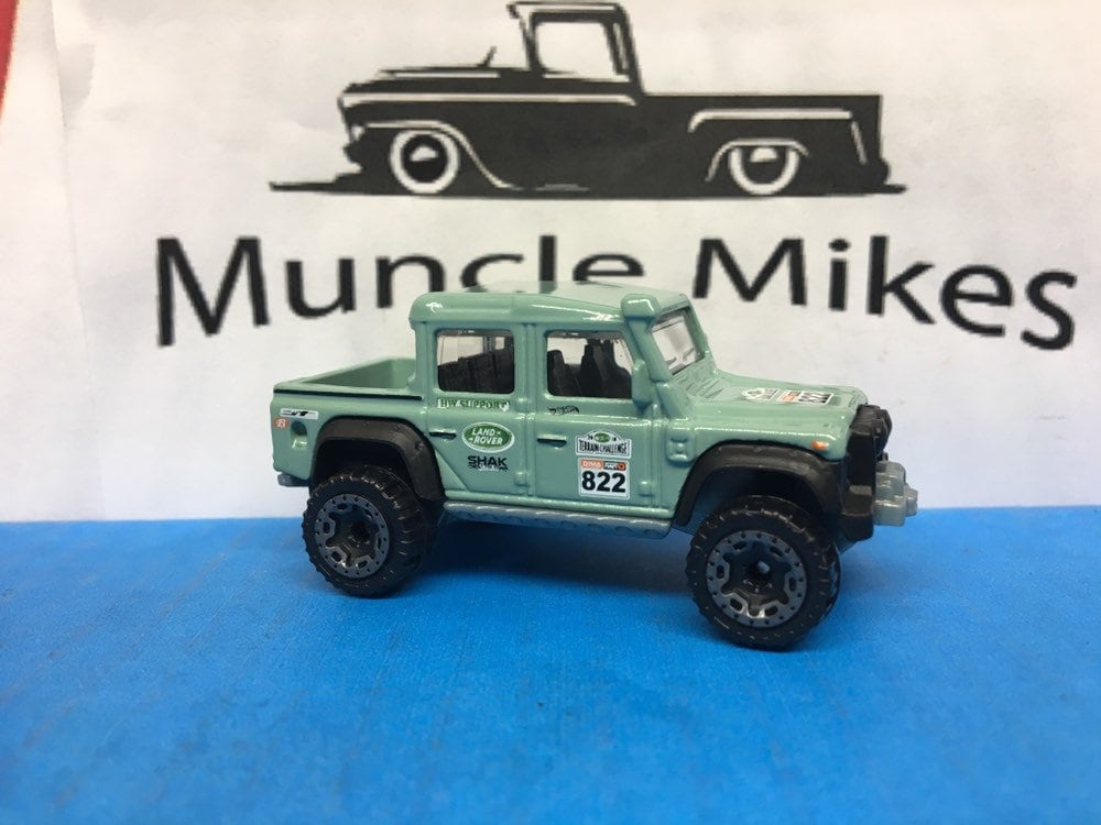Collectible 2018 Hot Wheels 2015 Land Rover Defender Double Cab Sea Green With Custom Clear Display Case