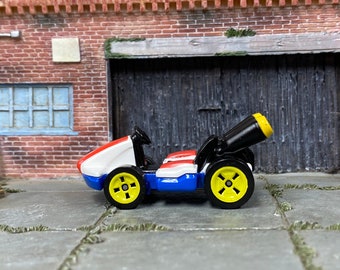 Loose Hot Wheels - Nintendo Mario Kart Standard Kart - Red, White and Blue