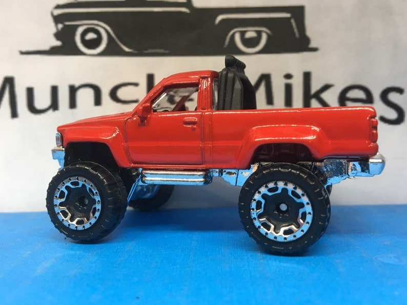 hot wheels toyota tacoma