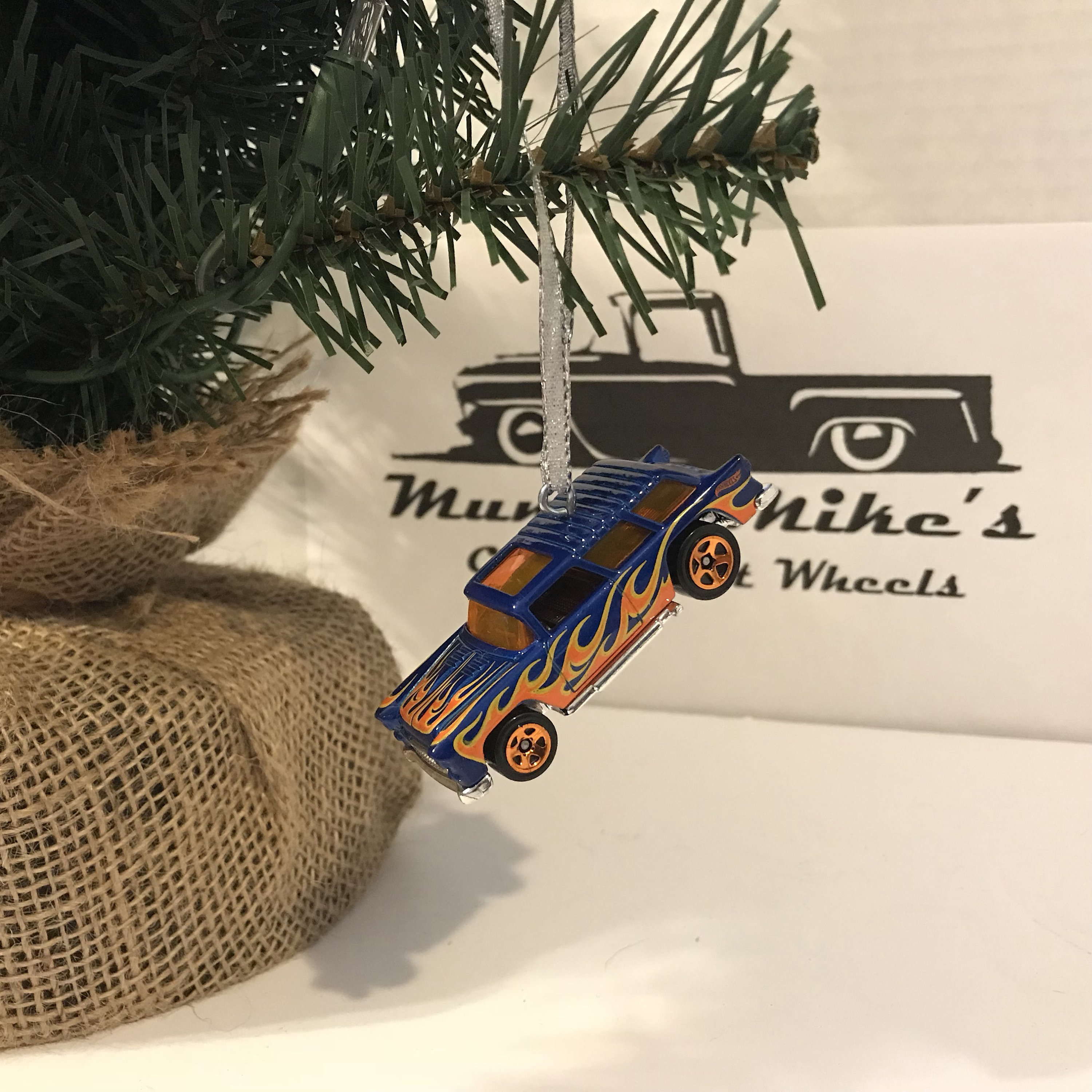 Hot Wheels Christmas Ornament Custom 1955 Chevy Nomad wagon blue with orange flames Free Shipping!