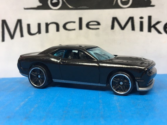 hot wheels challenger