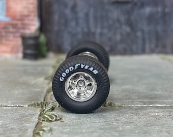 Ruedas Hot Wheels personalizadas y neumáticos de goma Matchbox: ruedas de carrera cromadas de 5 radios con neumáticos de goma Goodyear Cheater Drag Slicks de 13 mm