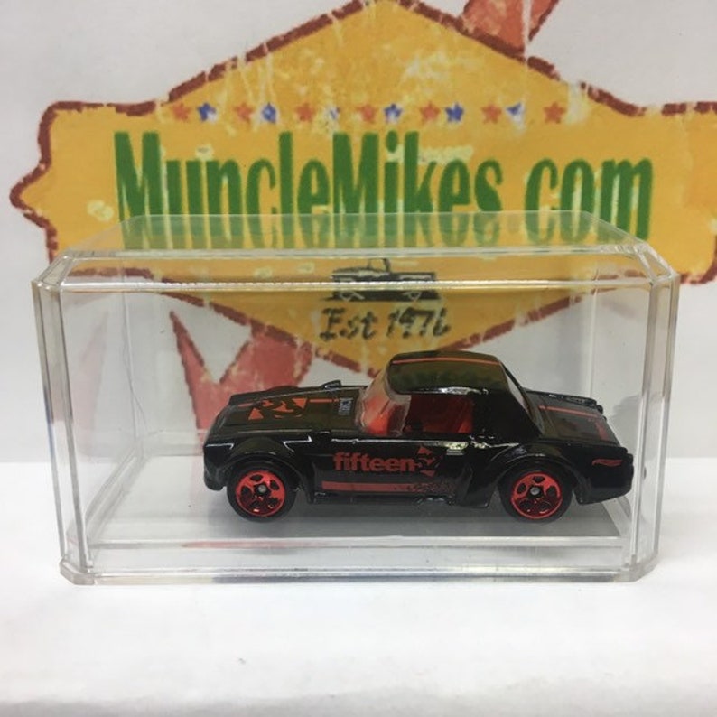 Hot Wheels /& Display Case Nissan Fairlady 2000 BLACK