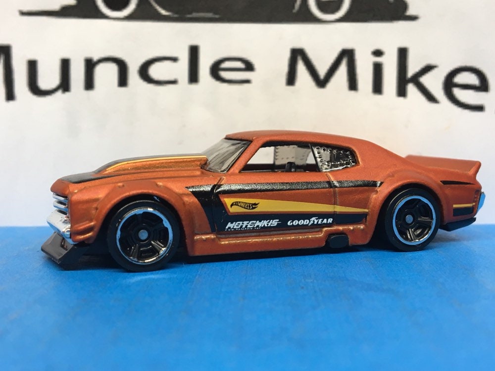 Collectible 2018 Hot Wheels 1970 Chevy Chevelle SS SATIN ORANGE With Custom Clear Display Case