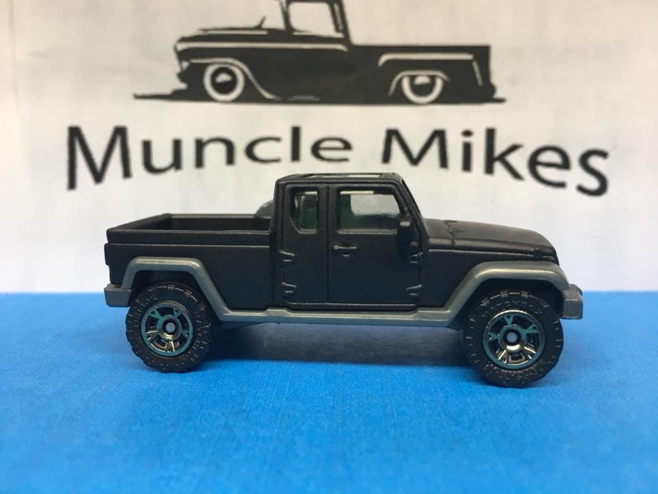 Custom Matchbox 17 Jeep Gladiator Flat Black