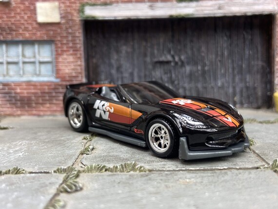 Miniatura Hotwheels Boulevard 1:64 Corvette Z06 Drag Racer - Hot