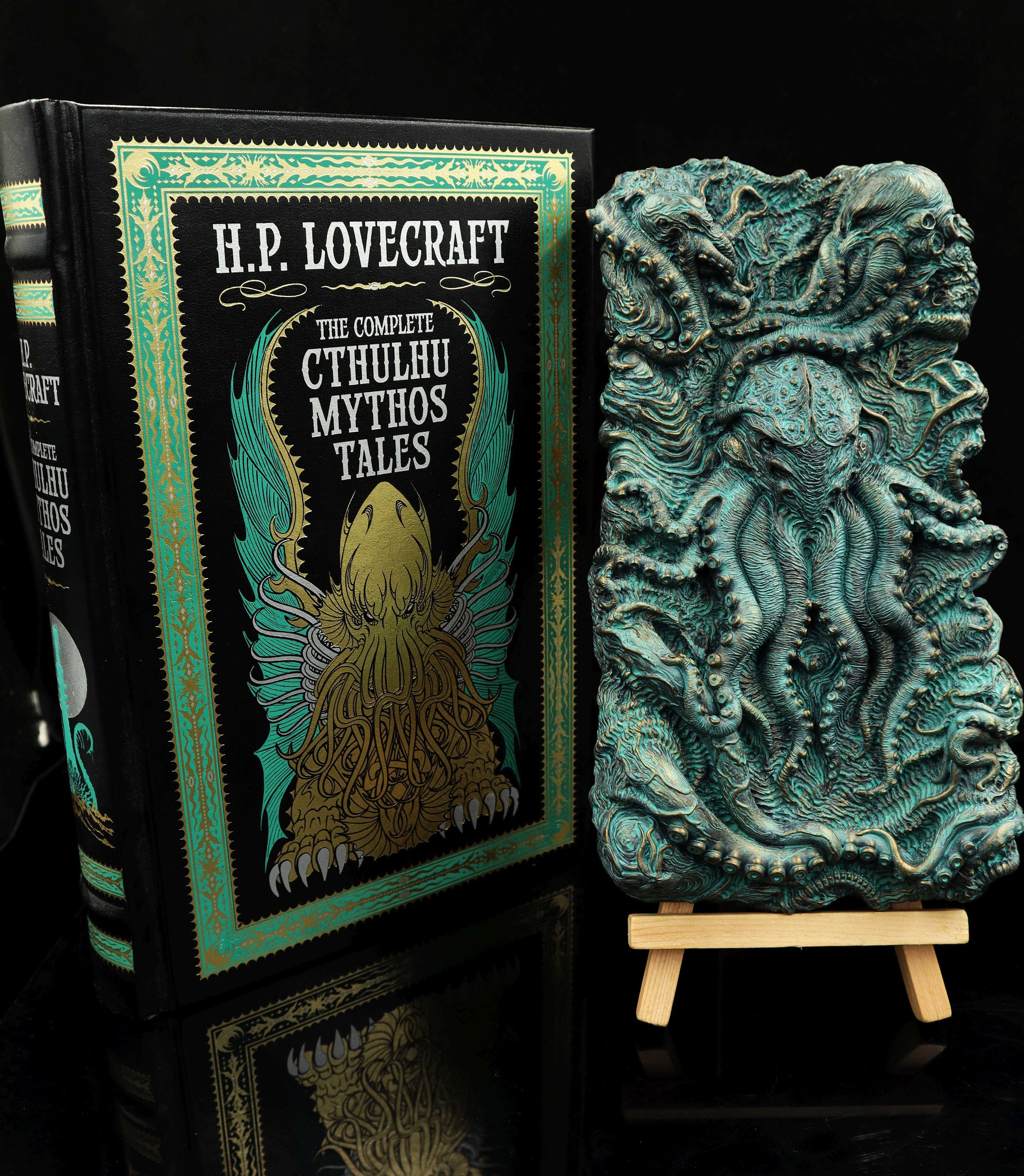 Lovecraft Nightmares Cthulhu "series ver2" . H.P.Lovecraft Bronze painted collectible wallplaque