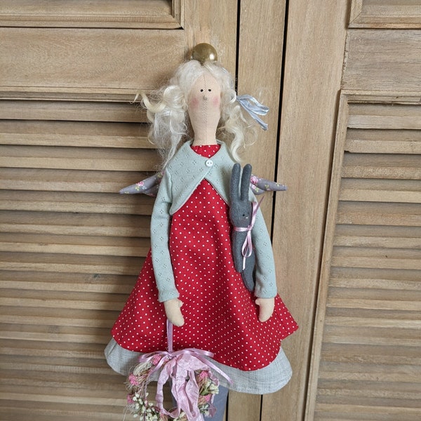 Tilda Engel, Tilda Ostern, Puppe mit Hase, Tilda Puppe, Stoffengel, primitive Kunst, skandinavische Deko, Skandi, Stoffpuppe