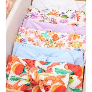 Summer Bloom Baby Headband | Organic Cotton Newborn Turban | Bandeau bébé fille fleuri | Accessoire cheveux doux