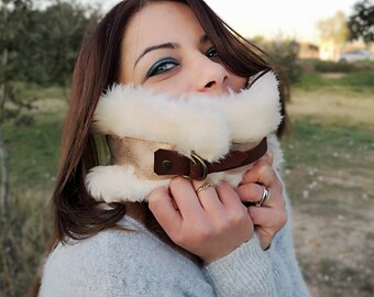Luxury  faux fur collar. Faux fur scarf in off white with ribbon. Winter fur scarf. Faux Fur neck warmer. Leather strap closure