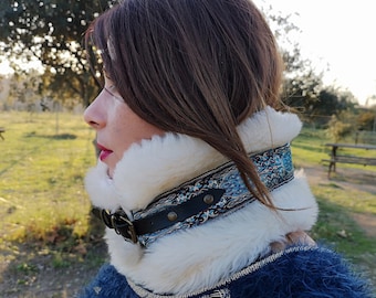 Luxury  faux fur collar. Faux fur scarf in off white with jaquard ribbon. Winter fur scarf. Faux Fur neck warmer. Leather strap closure