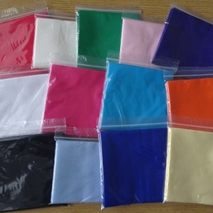 Confezione da 50 pezzi x 5 pollici quadrati Charm Pack 100% cotone popeline tessuto patchwork quilting artigianato ~ colori semplici e solidi
