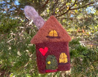 Christmas Cottage Ornament, Felt Cabin Holiday Decoration, Needle Felted Decor, Handmade Wool Gift