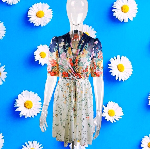 Darling Vintage Floral Wrap Dress 1970s amazing