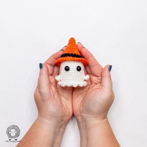 No Sew Crochet Ghost Pattern:PDF Instant Download - Crochet Ghost Wearing Hat, Easy Crochet Ghost, Amigurumi Ghost Pattern,Halloween Crochet