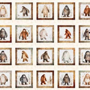Op de afbeelding: Een stoffen paneel met een herhalend patroon van ingelijste aquarel illustraties van Bigfoot. De Bigfoot figuren variëren in kleur, van bruin tot grijs, en worden in verschillende poses afgebeeld, tegen een neutrale achtergrond.