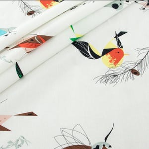 新着! Charley Harper「Western Birds」鳥、鳥のポプリン生地 100% オーガニックコットン! 1/4、1/2、または 1 ヤード x 44 インチ! ホワイト•ゴージャス! お客様のお気に入り! 迅速に発送!