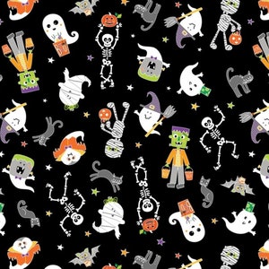 K&ouml;nnte beinhalten: Ein schwarzer Hintergrund mit einem sich wiederholenden Muster aus Halloween-Charakteren. Die Charaktere umfassen Geister, Skelette, Mumien, Hexen, Katzen, Flederm&auml;use und K&uuml;rbisse. Die Charaktere sind alle im Cartoon-Stil gehalten und sind bunt.