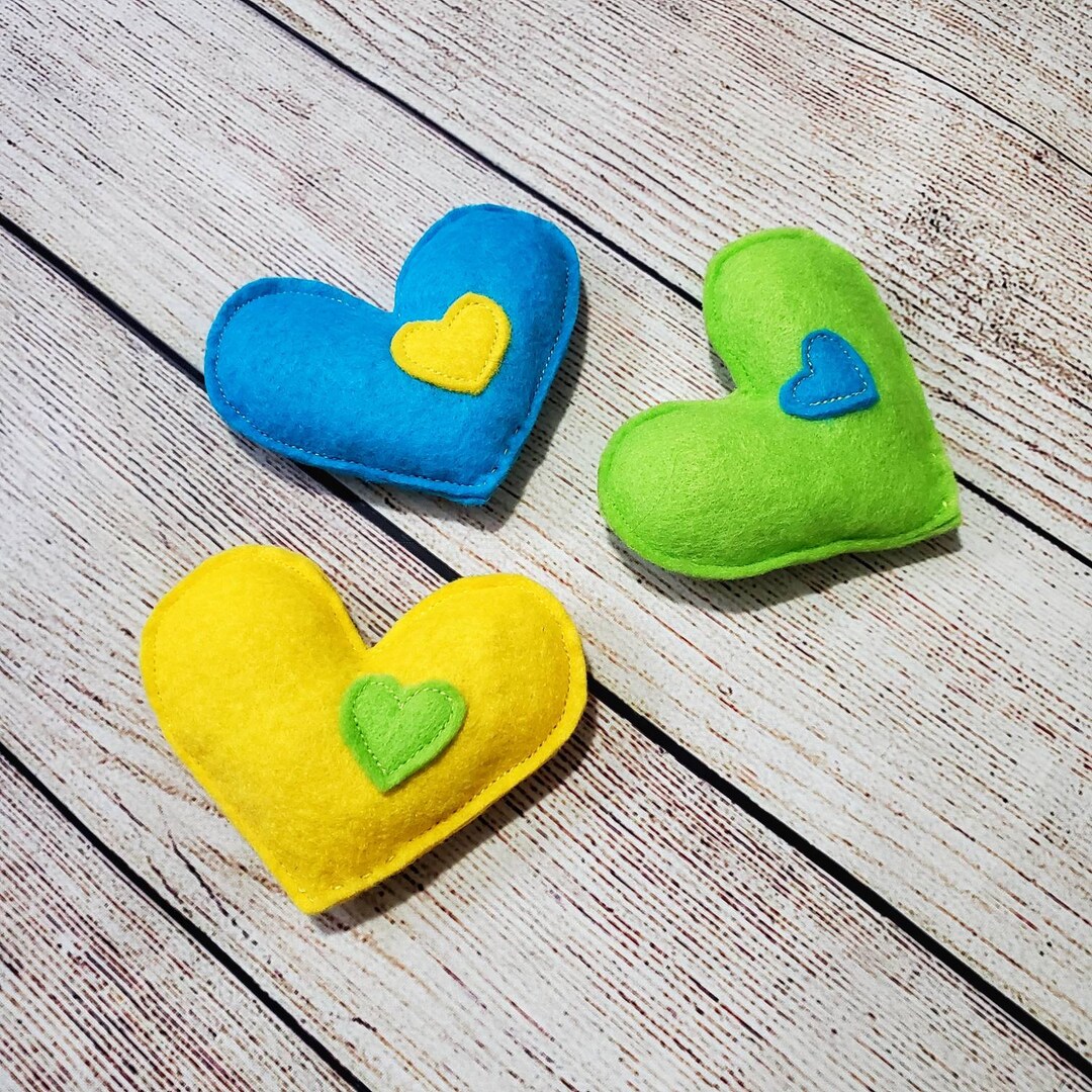 Honeysuckle Cat Toy Stuffed Heart Honeysuckle for Cats Catnip Alternative Soft Felt Cat Toy
