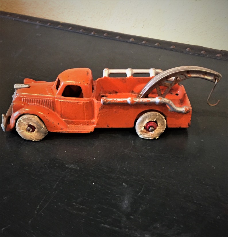 metal toy tow truck