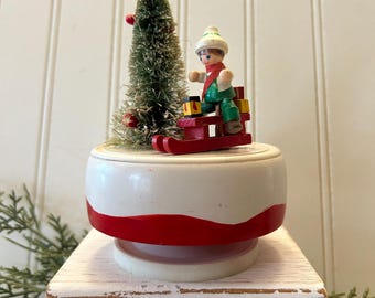 Christmas Music Box// Vintage Christmas// Wooden Christmas Music Box