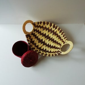 Basketry lot including a box and a basket