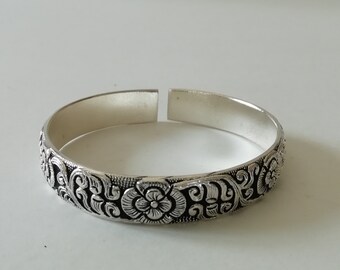 adjustable ethnic bracelet